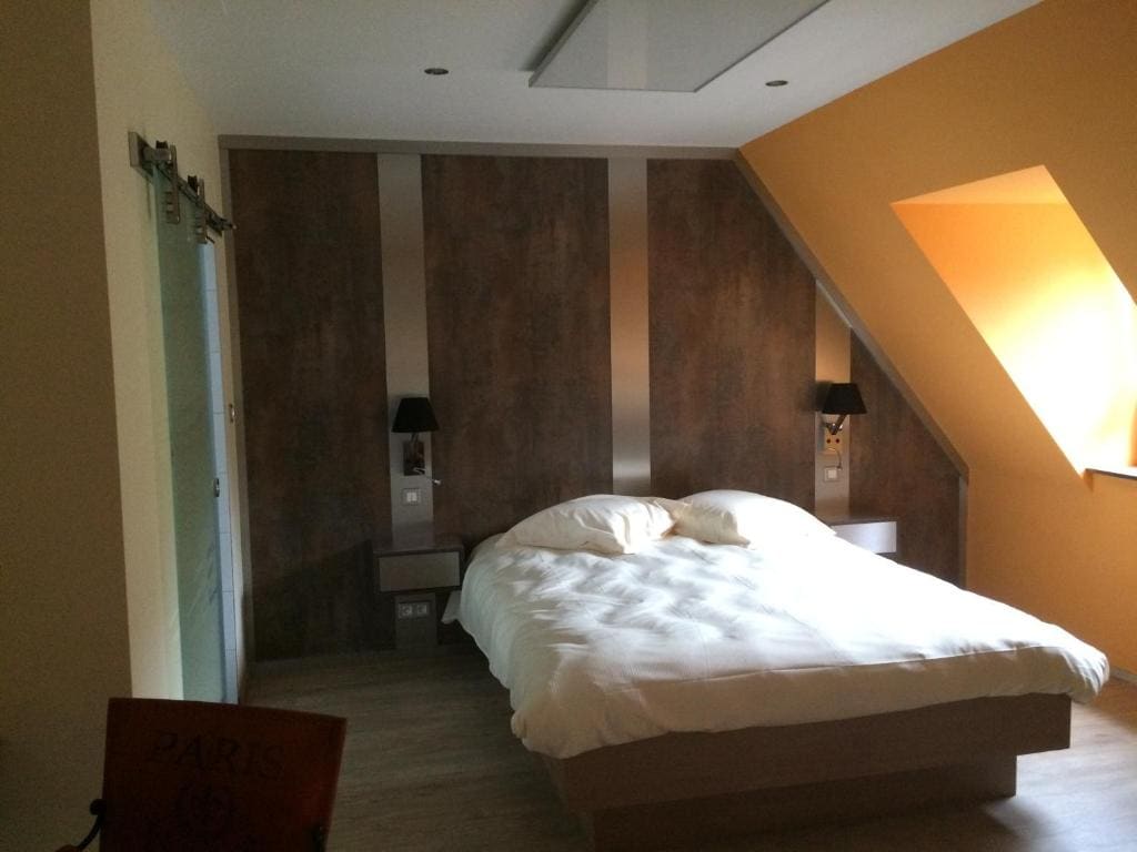 Double Room with Private Bathroom room - Image 3