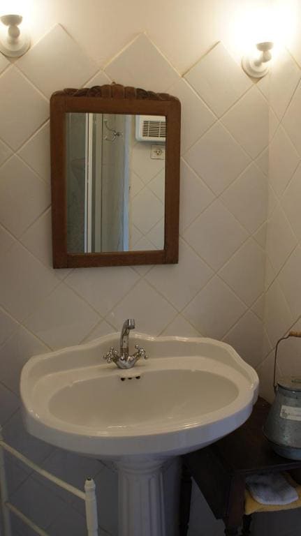 Double or Twin Room with Garden View room - Image 3