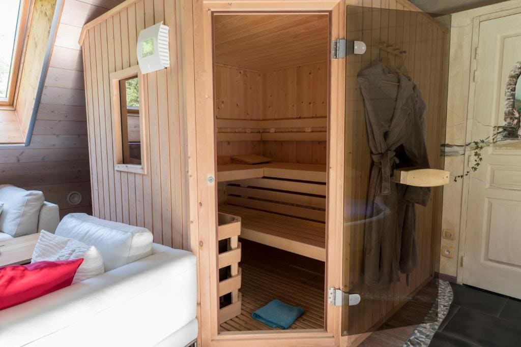 Suite room - Image 1