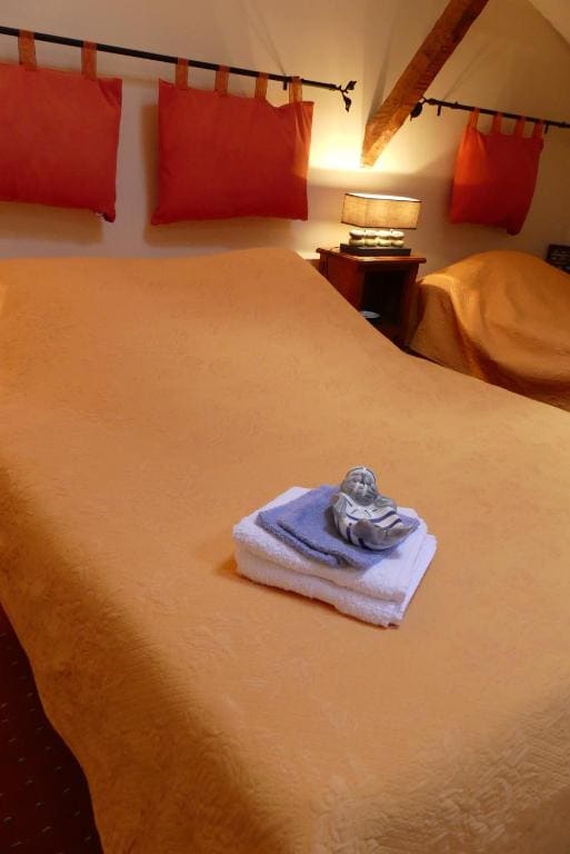 Double Room with Extra Bed room - Image 2
