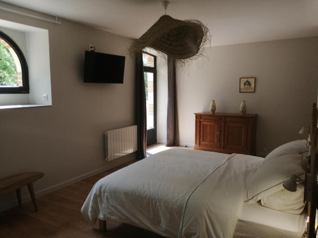 Deluxe King Room room - Image 1