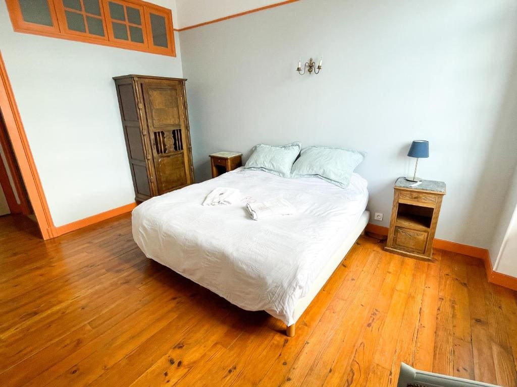 Double Room with Balcony room - Image 2