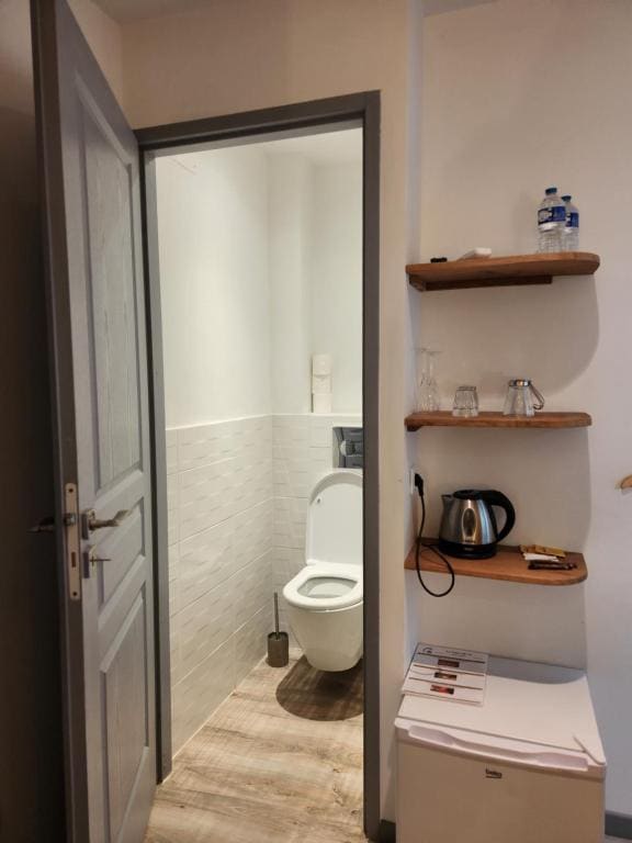 Small Double Room room - Image 1