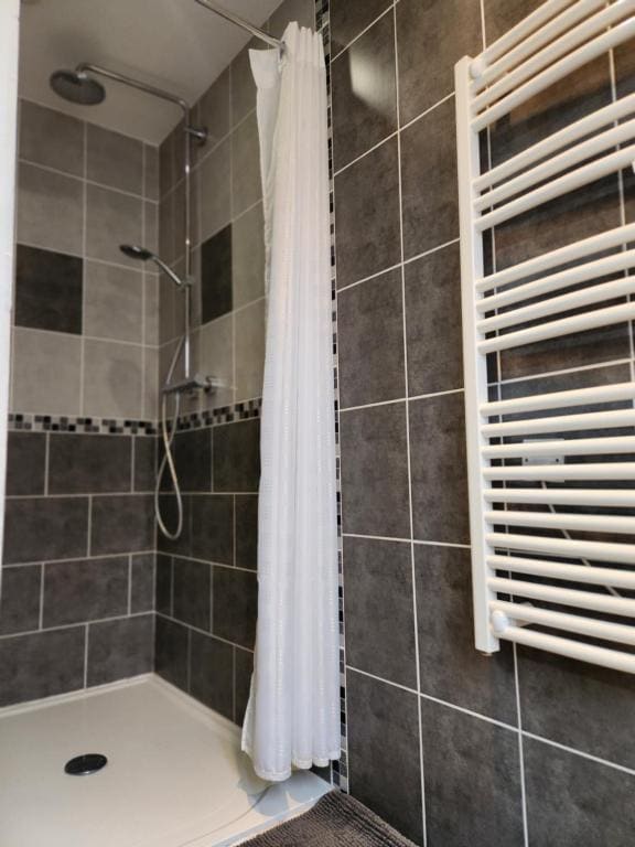 Small Double Room room - Image 2
