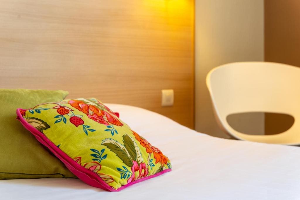 Two Adjacent Double Rooms room - Image 3