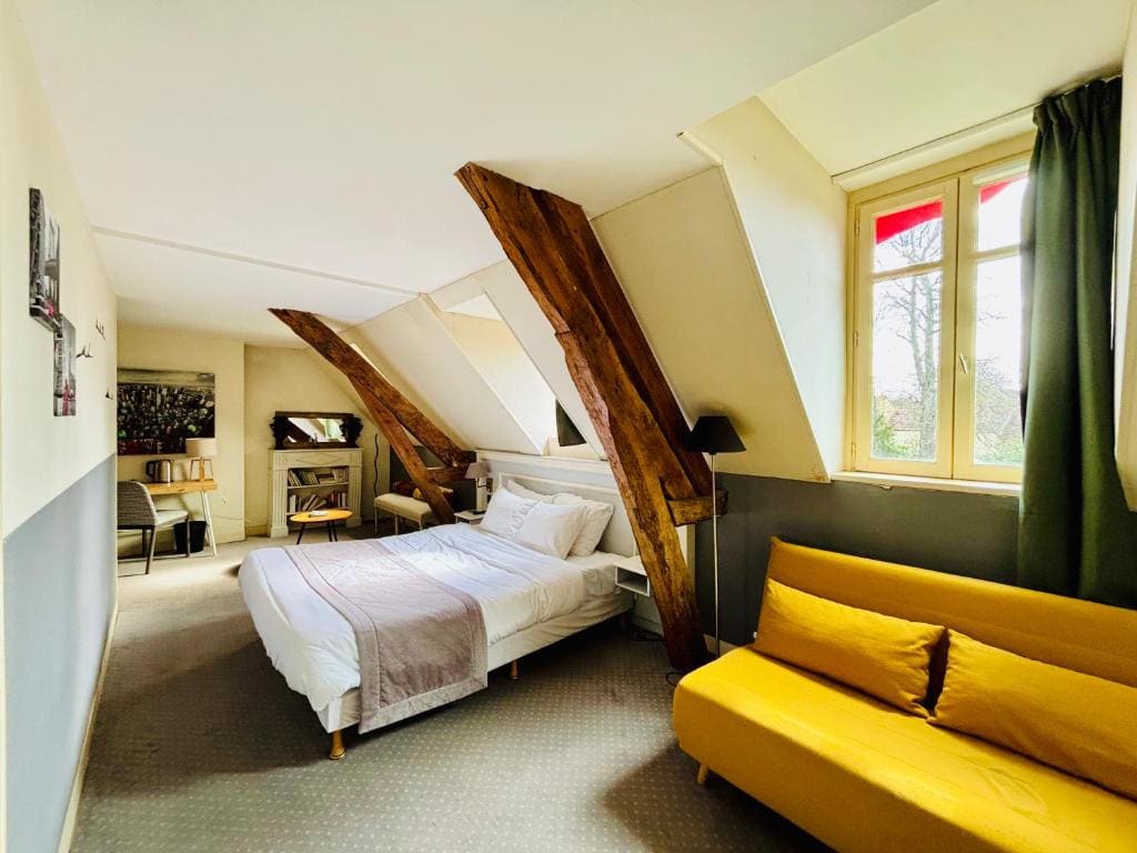 Suite with Garden View room - Image 2