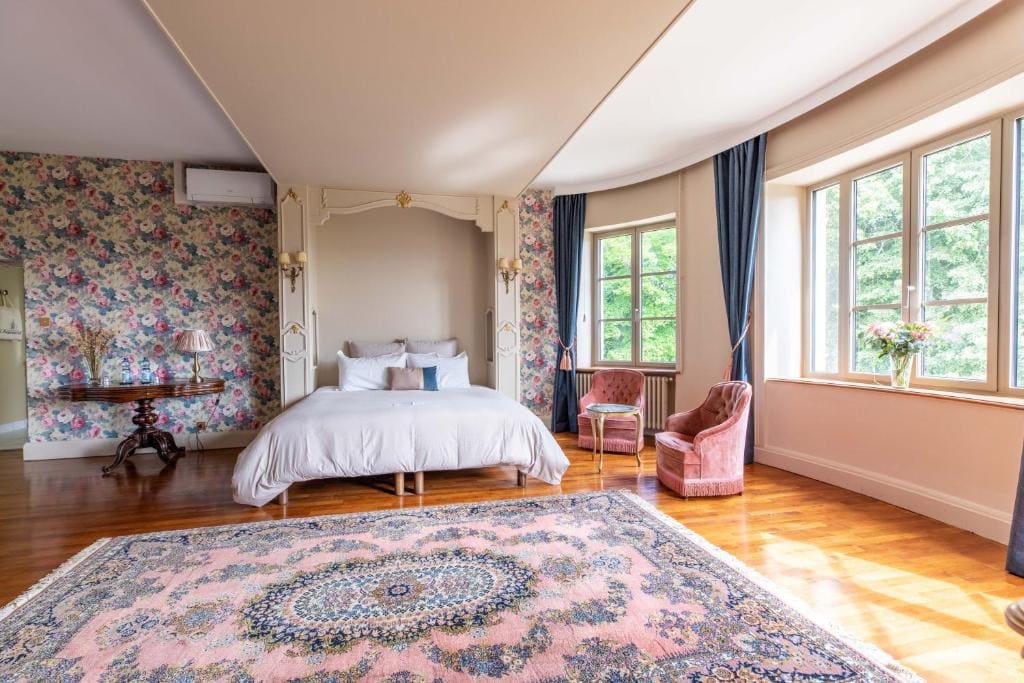 Deluxe Suite room - Image 3