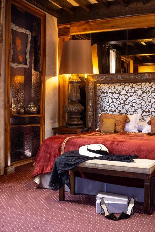 Deluxe King Room room - Image 2