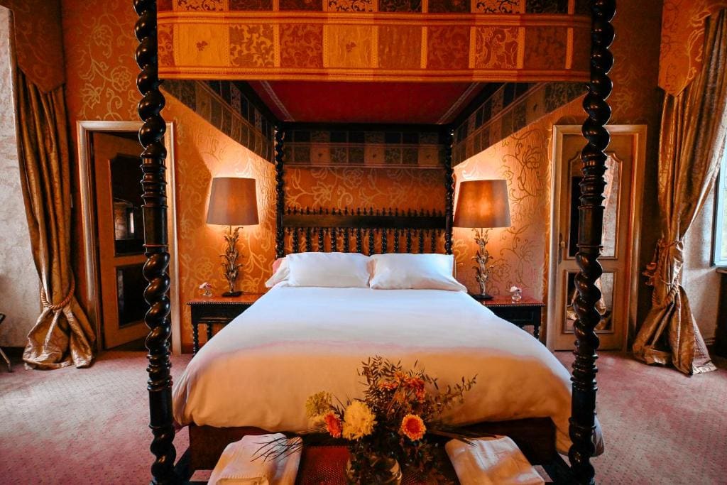 Deluxe Queen Room room - Image 3