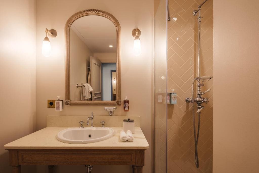 Family Junior Suite room - Image 3