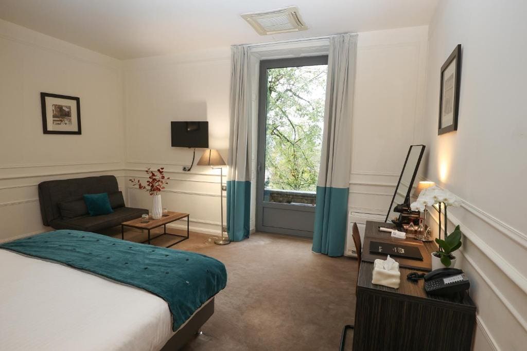 Deluxe Double Room with Balcony room - Image 1