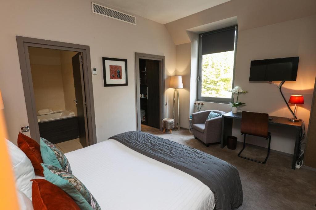 Superior Double Room room - Image 2