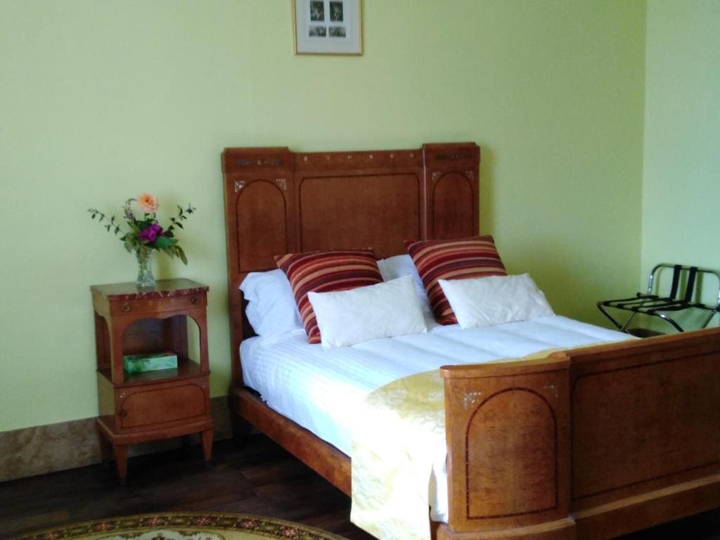 Double Room with Private Bathroom room - Image 2