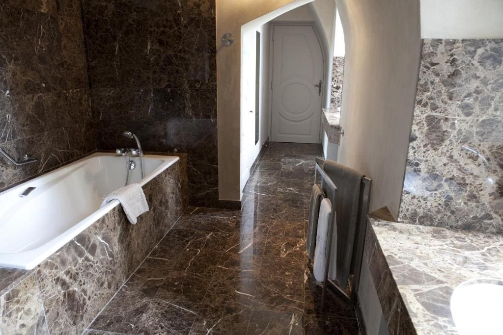 Suite room - Image 1