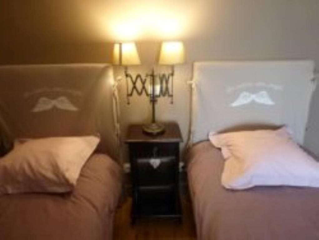 Deluxe Twin Room room - Image 1