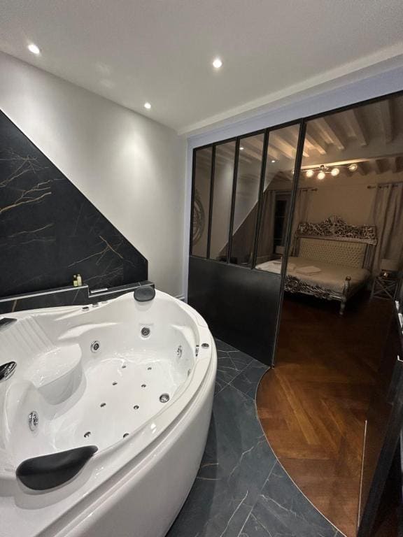 Suite with Garden View room - Image 2