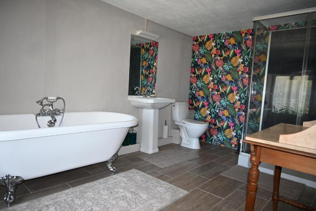 Family Room with Garden View room - Image 2