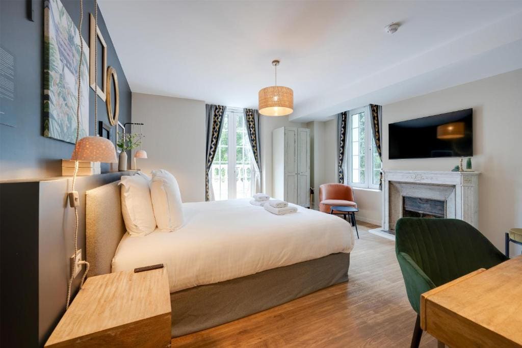 Deluxe King Room with Terrace and Park View - Non-Smoking room - Image 2
