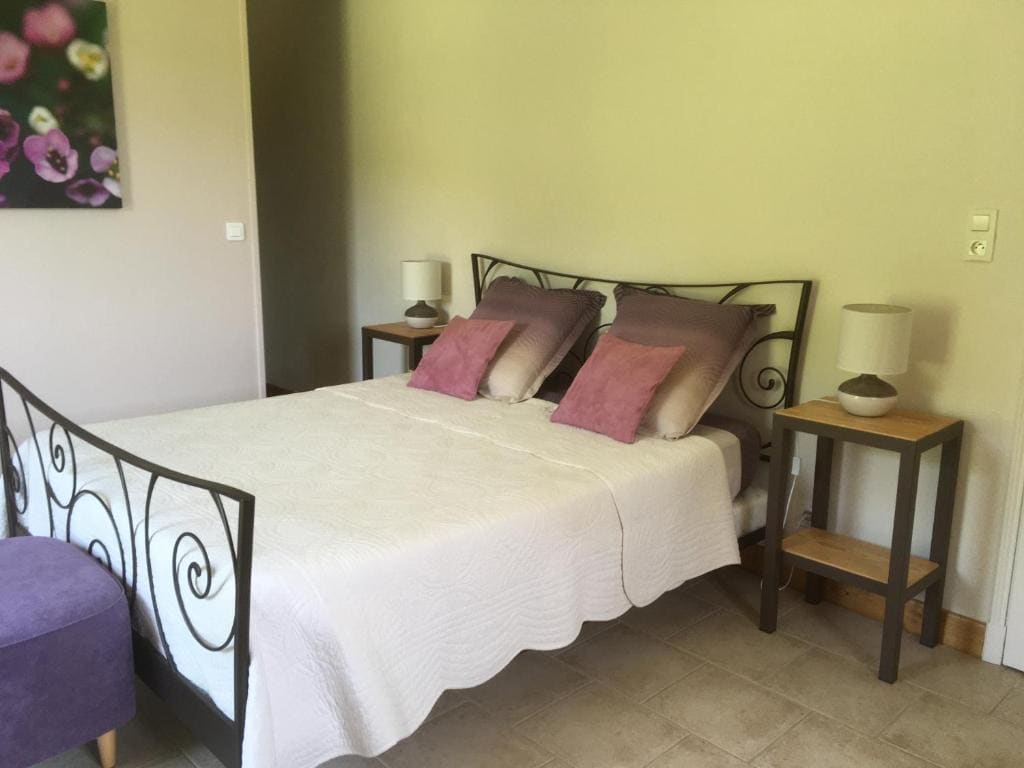 Deluxe Room room - Image 3