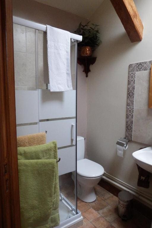 Twin Room with Private External Bathroom room - Image 2