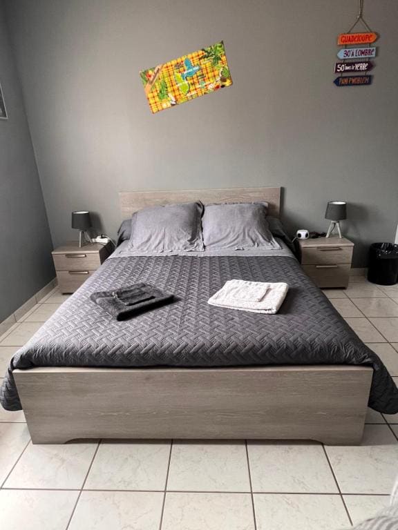 Room room - Image 3