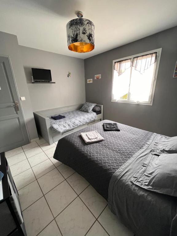 Room room - Image 1