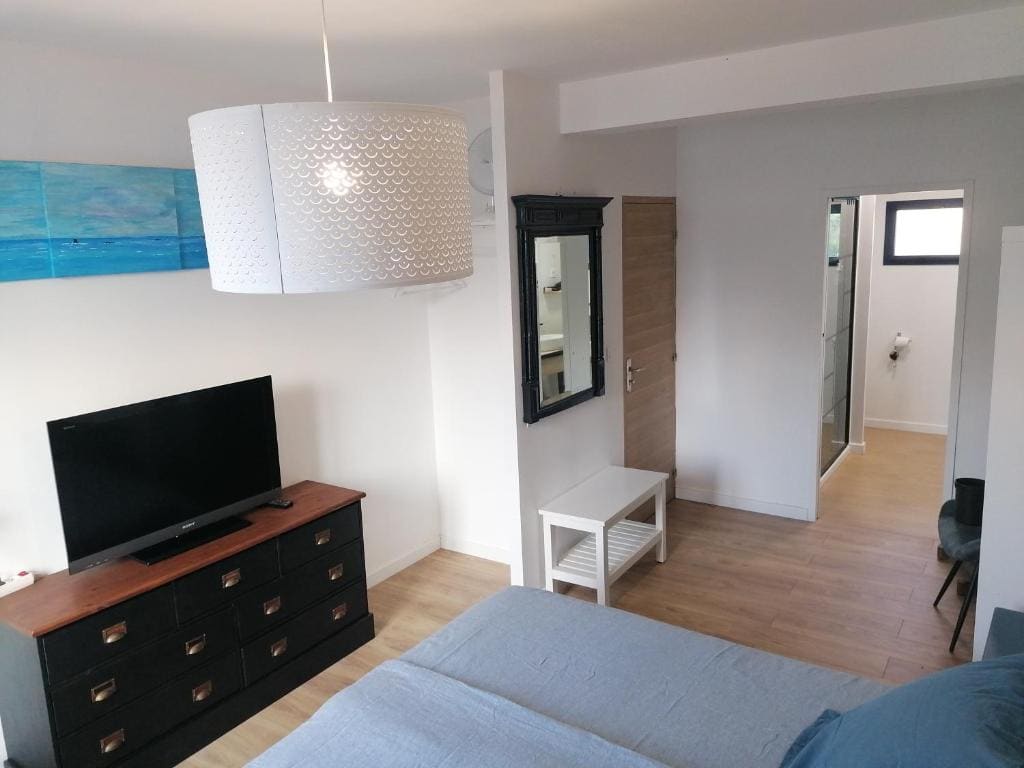 Double Room with Private Bathroom room - Image 2