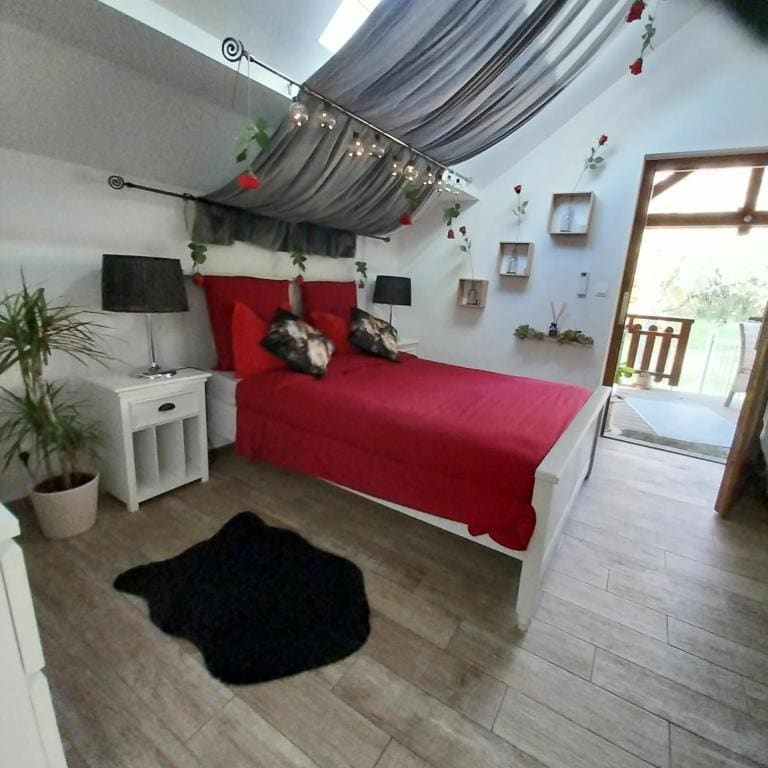 Double Room with Spa Bath room - Image 1