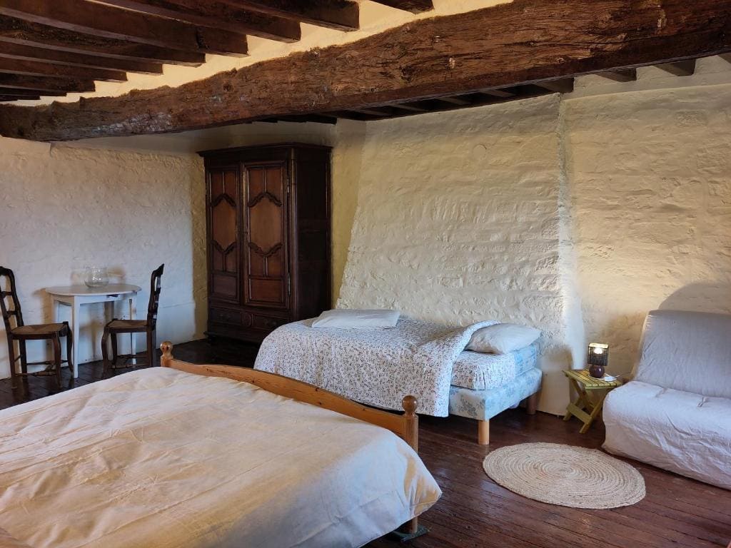 Family Room with Private Bathroom room - Image 1