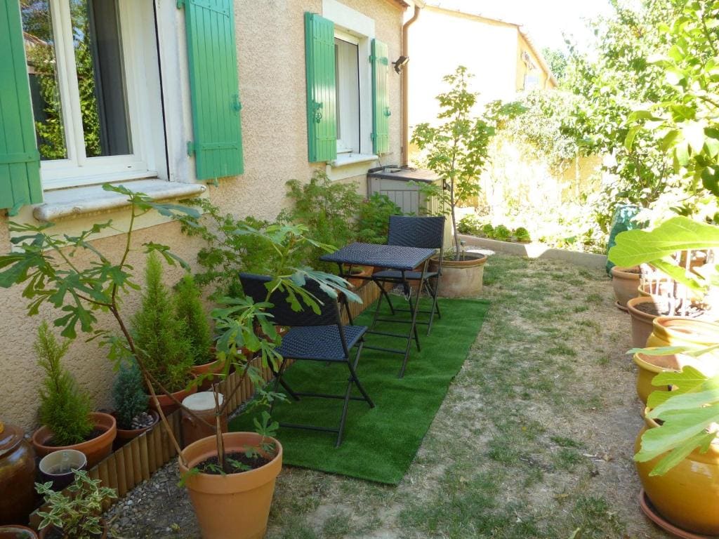 Double Room with Private External Bathroom room - Image 2
