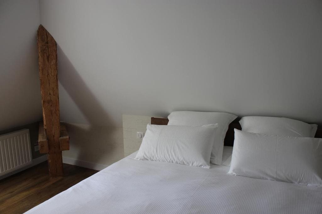 Deluxe King Suite room - Image 3