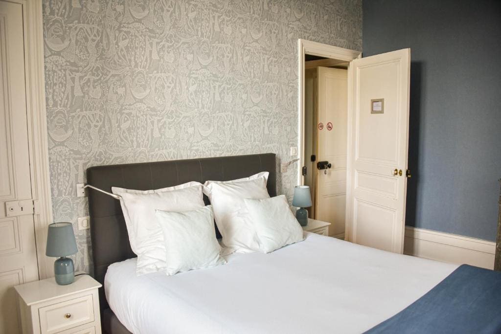 Double Room with Garden View room - Image 3
