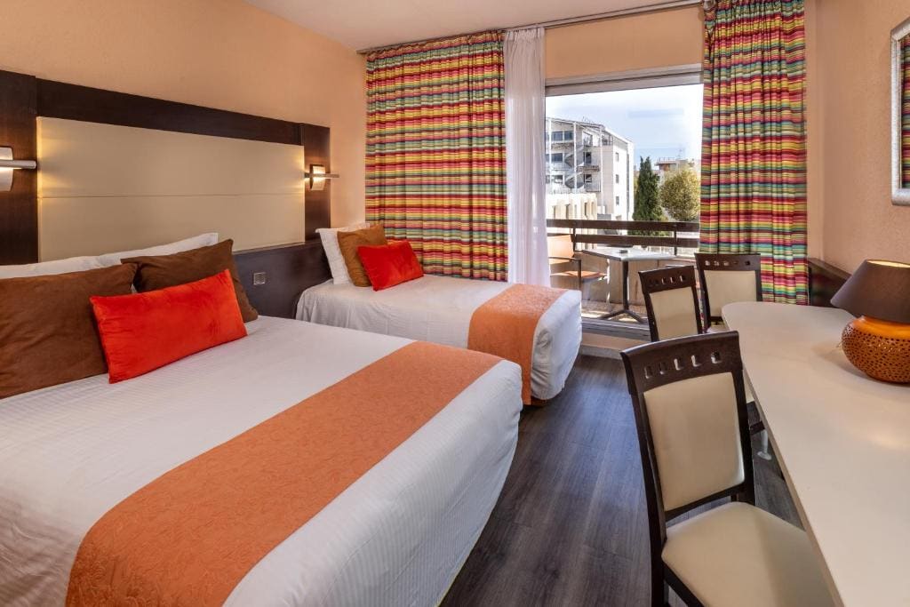 Triple Room with Balcony room - Image 2