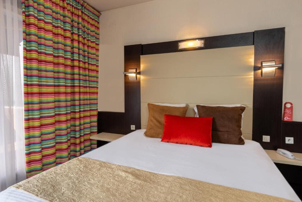 Double Room with Balcony room - Image 1