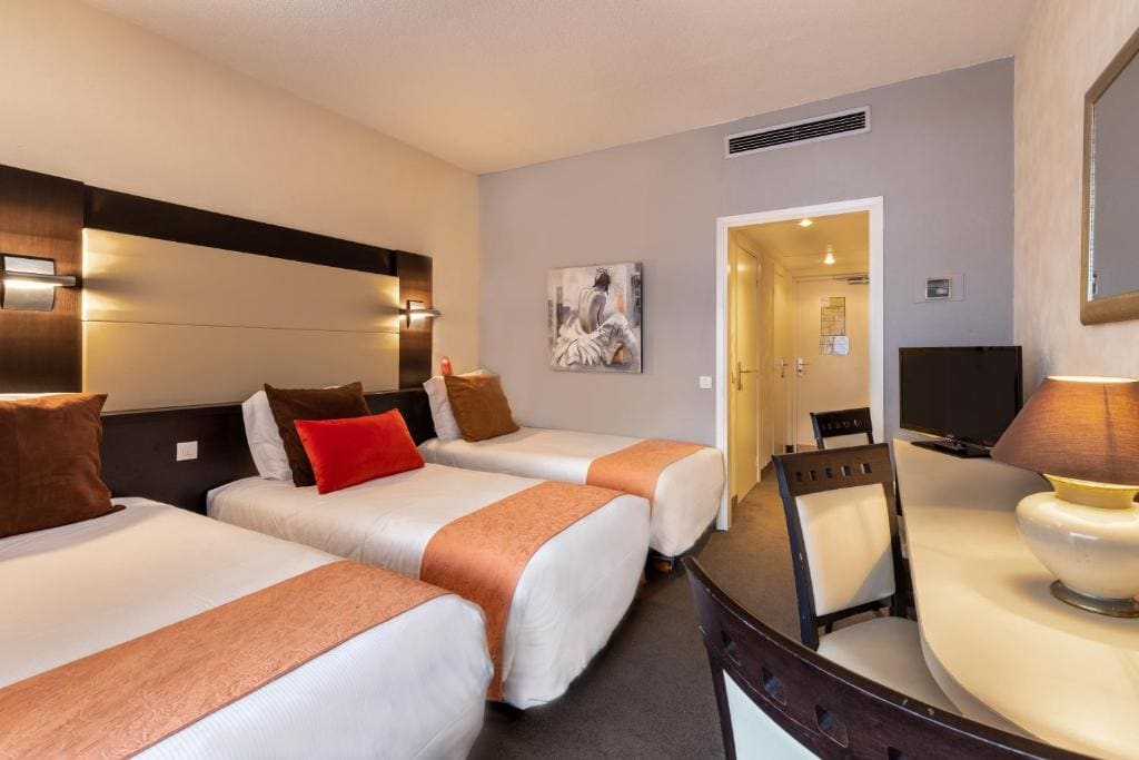 Triple Room with Balcony room - Image 3
