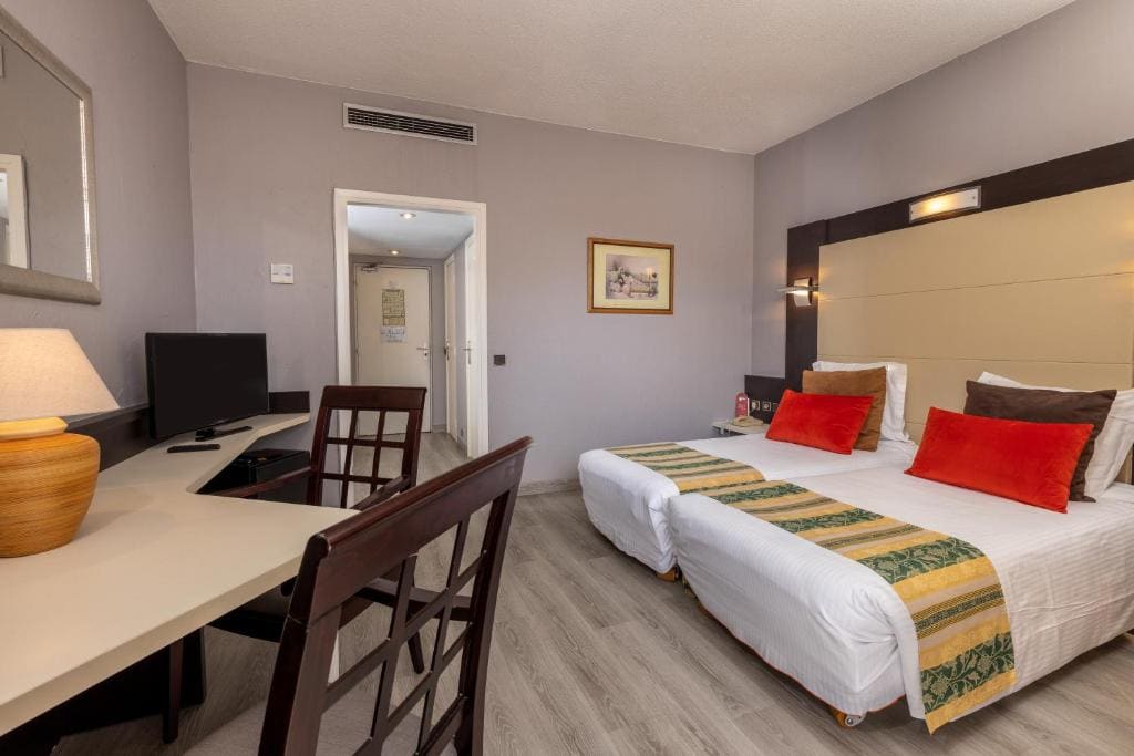 Twin Room with Balcony room - Image 1