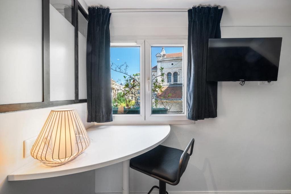 Small Double Room room - Image 1