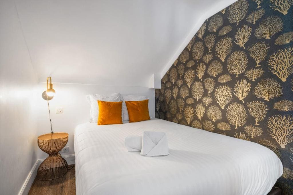Small Double Room room - Image 2
