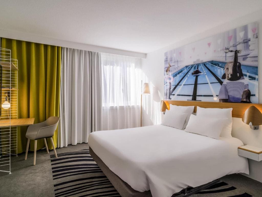 Double Room with Sofa Bed room - Image 2