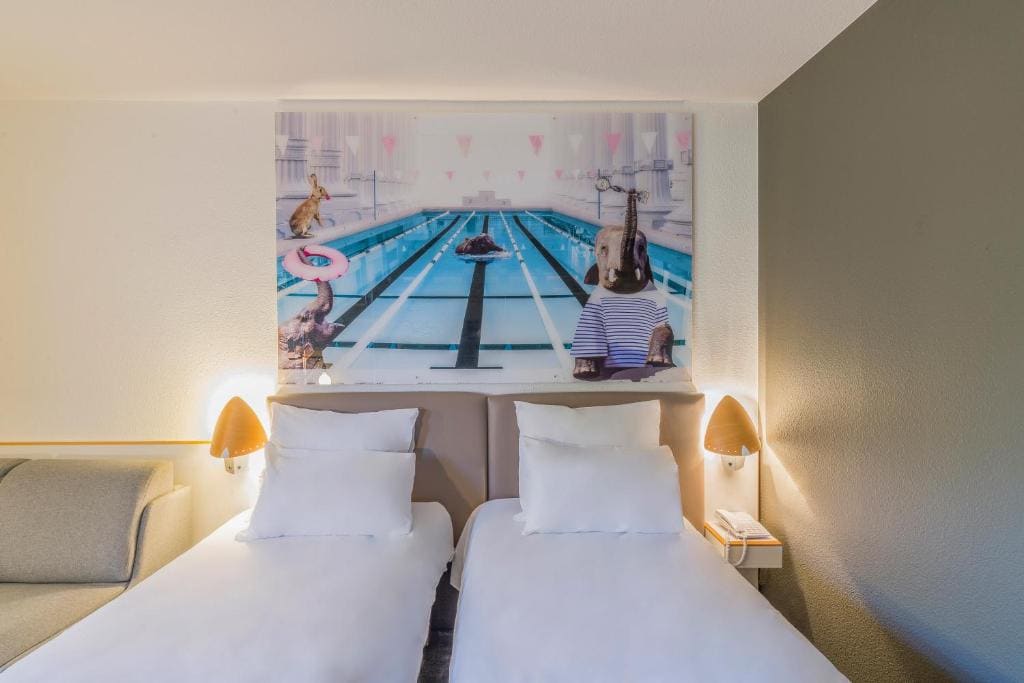 Double Room with Sofa Bed room - Image 1