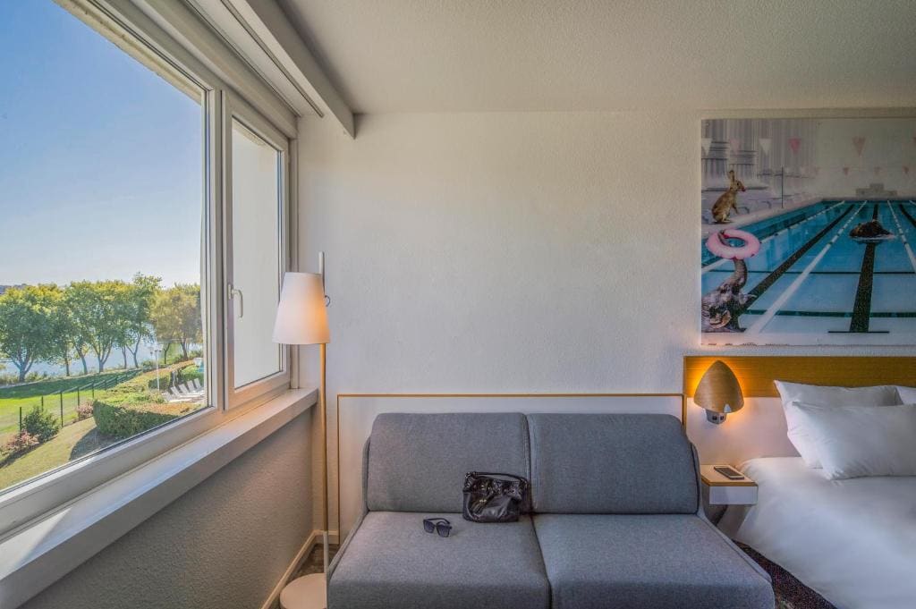 Executive Double Room with Sofa Bed and Lake View room - Image 2