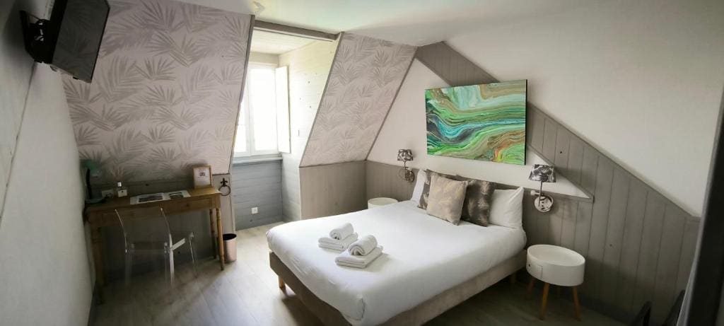 Comfort Double Room - With Valley View room - Image 1