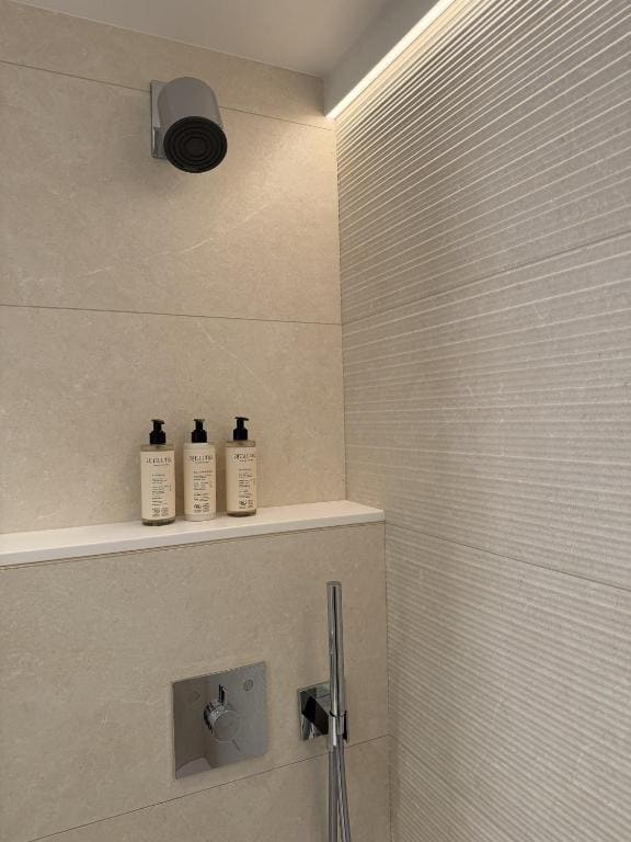 Superior Double Room room - Image 3