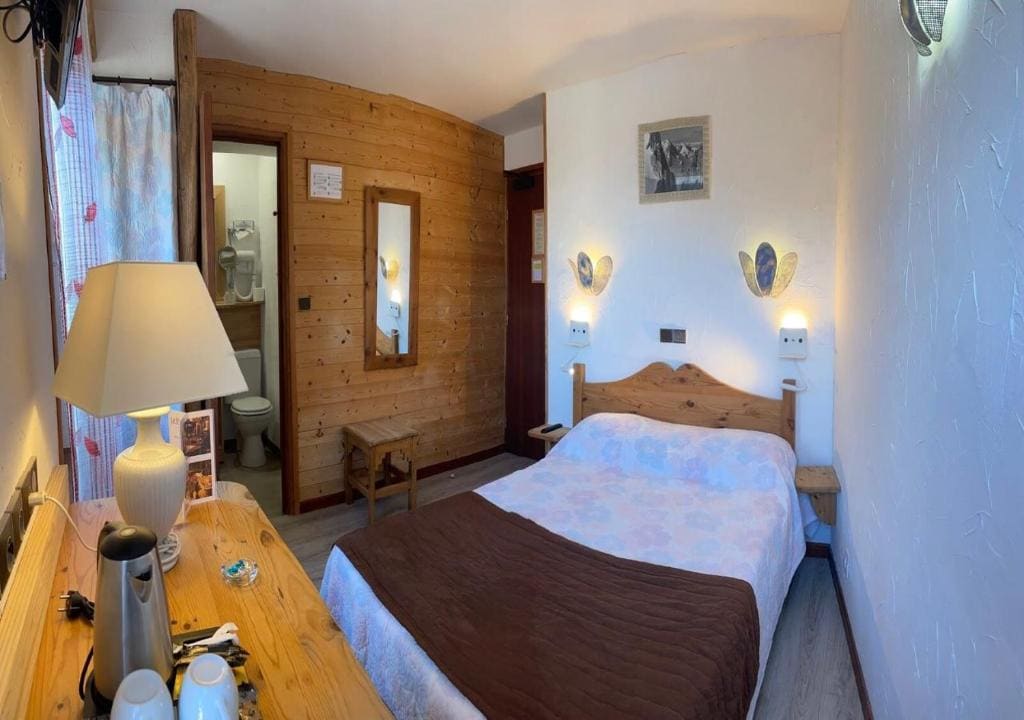 Standard Double Room room - Image 2