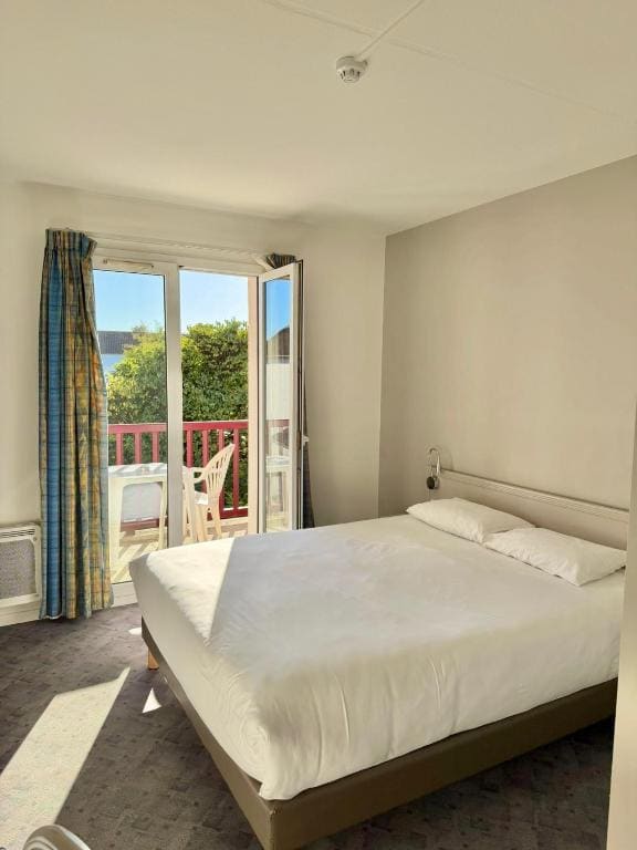 Double Room with Terrace room - Image 3