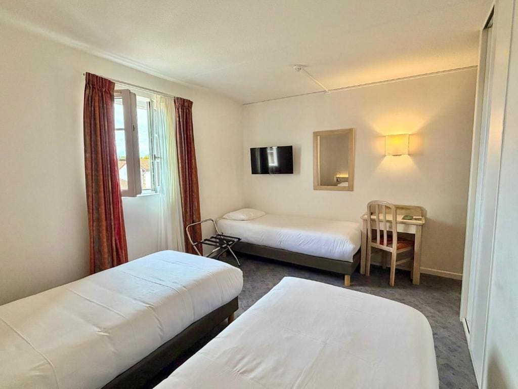 Standard Double or Twin Room room - Image 1