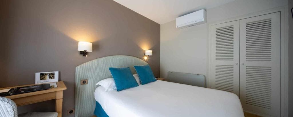 Room with City View room - Image 2