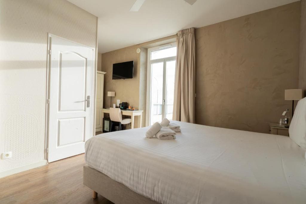 Classic Room with Sea View and Terrace room - Image 1