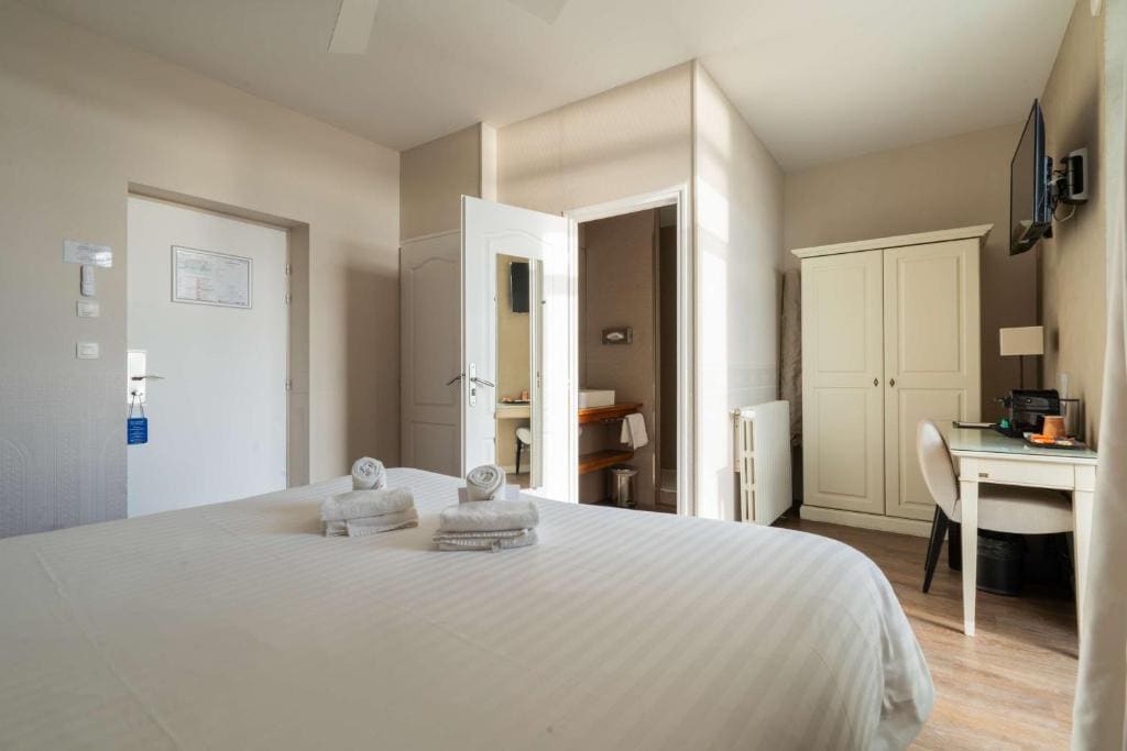 Prestige Room with Sea View and Terrace room - Image 3