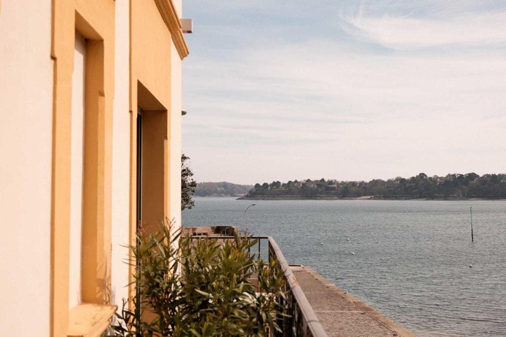 Double Room with Balcony - Sea Side room - Image 1
